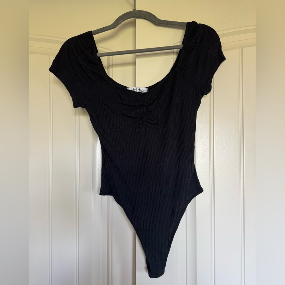 Mimi Chica Elegant Black Bodysuit